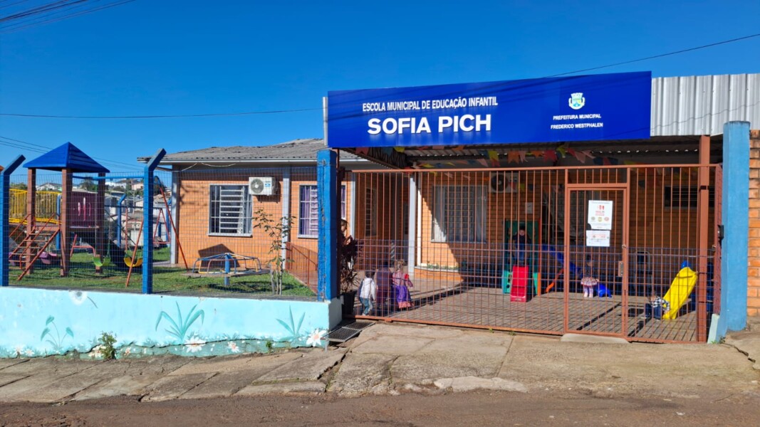 emei-sofia-pich