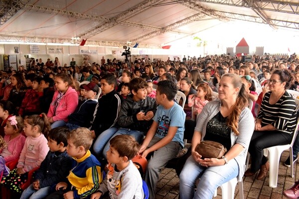 pecas-teatrais-marcam-terceiro-dia-da-36-feira-do-livro
