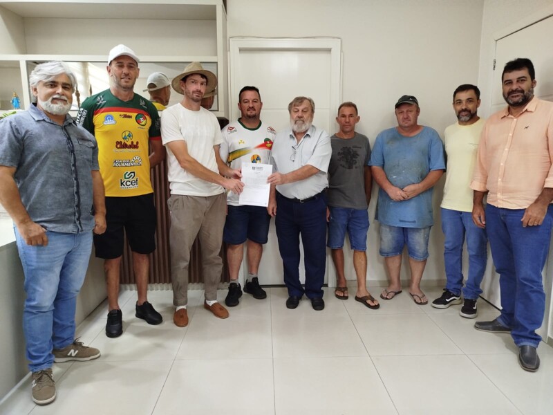 prefeito-orlando-girardi-recebe-assessores-do-deputado-luiz-marenco-para-entrega-de-emenda-de-r-50-mil-destinada-ao-incentivo-ao-esporte