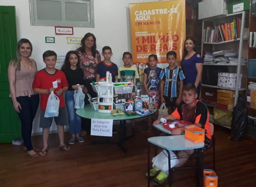secretaria-municipal-da-fazenda-realiza-acao-de-conscientizacao-nas-escolas