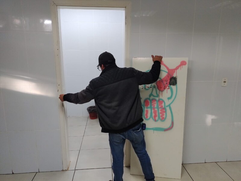 secretaria-de-obras-recupera-banheiro-publico-apos-atos-de-vandalismo