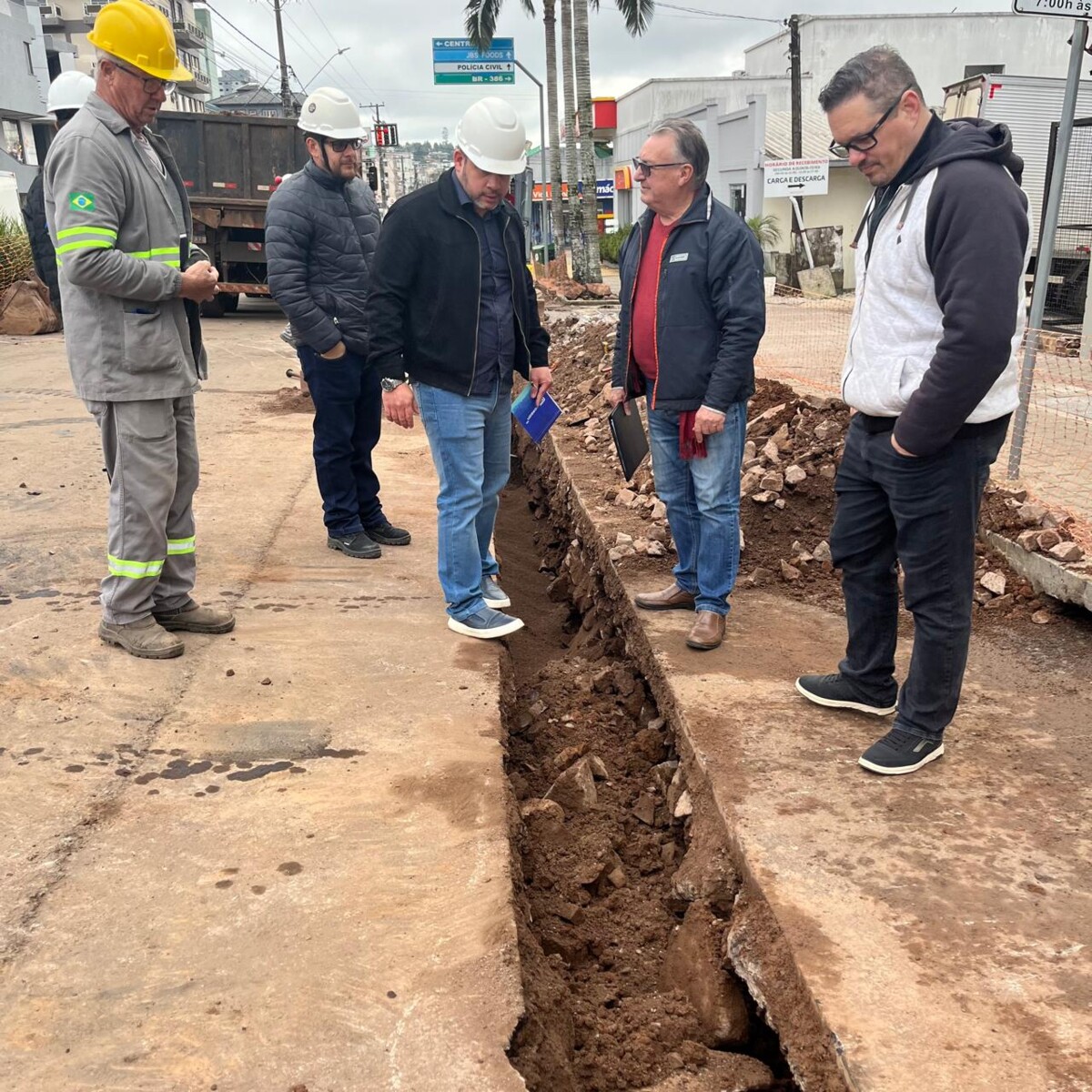 prefeitura-intensifica-fiscalizacao-das-obras-da-corsan-e-acompanha-avanco-do-saneamento-em-frederico-westphalen