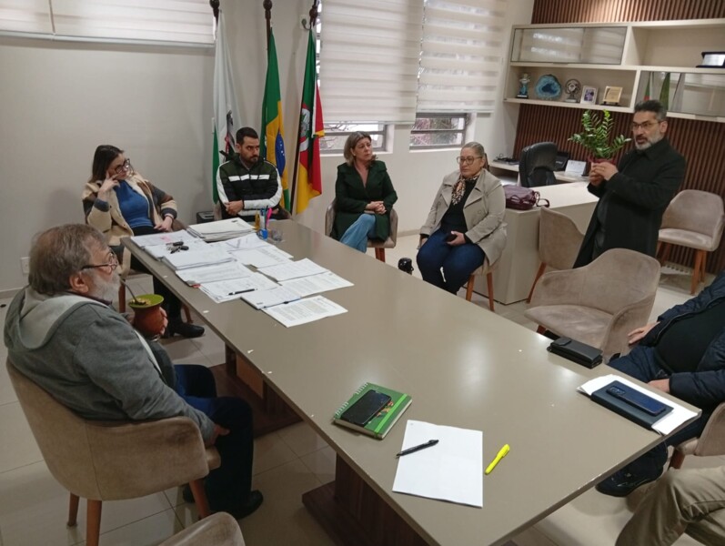 prefeito-orlando-girardi-recebe-representantes-do-hdp-e-reforca-apoio-a-nova-equipe-medica