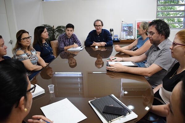 adequacoes-no-plano-de-carreira-dos-professores-municipais-e-tema-de-reuniao