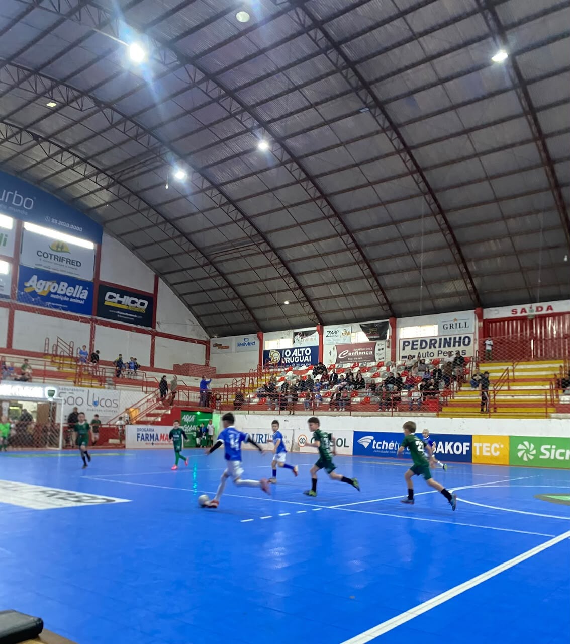 municipalito-de-futsal-2026-segue-com-disputas-no-mata-mata-em-rodada-no-ginasio-do-itapage