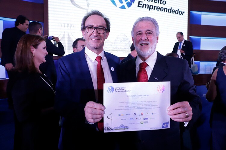 prefeito-de-fw-representa-o-rs-no-10-premio-sebrae-prefeito-empreendedor