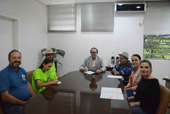 duas-agroindustrias-familiares-recebem-incentivo-municipal