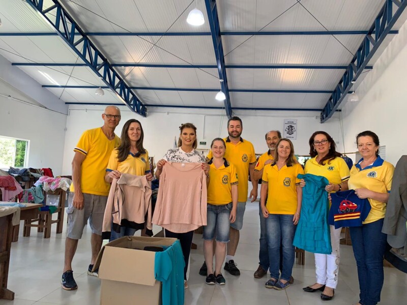 secretaria-municipal-de-assistencia-social-recebe-doacoes-de-roupas