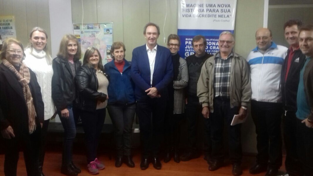 grupo-da-terceira-idade-recebe-cursos-de-dispositivos-moveis