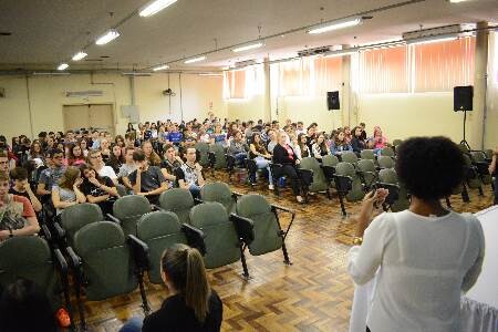 palestra-sobre-a-dengue-e-promovida-em-entidades-do-municipio