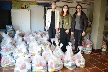 assistencia-social-recebe-doacao-de-cestas-basicas