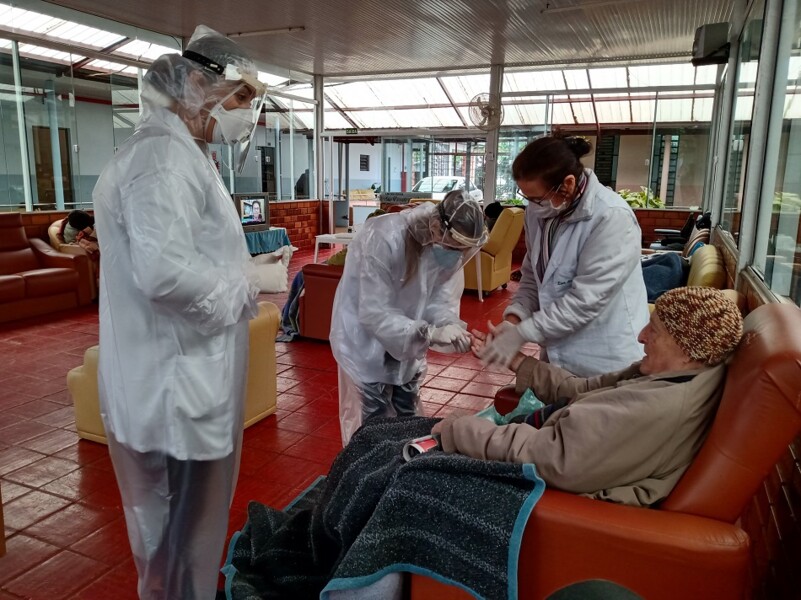 residentes-e-funcionarios-do-lar-sao-vicente-de-paulo-sao-testados-contra-o-coronavirus