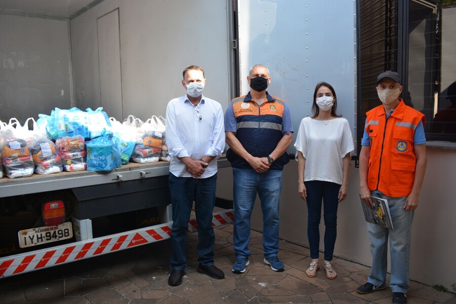 defesa-civil-doa-kits-de-higiene-e-cestas-basicas-para-a-prefeitura