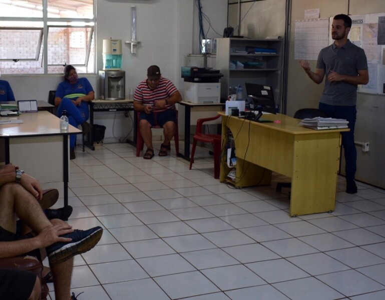 joao-vendruscolo-se-reune-com-garis