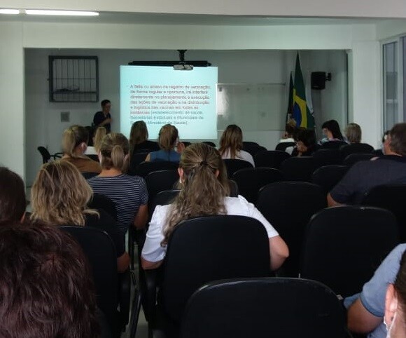 profissionais-da-saude-participam-de-reuniao-sobre-a-coronavac