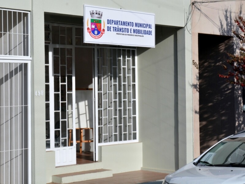 departamento-de-transito-atende-em-novo-endereco