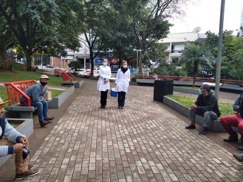 covid-19-moradores-de-rua-sao-imunizados