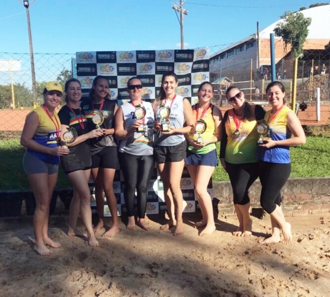 regional-de-volei-de-areia-feminino-reune-duplas-de-varios-municipios