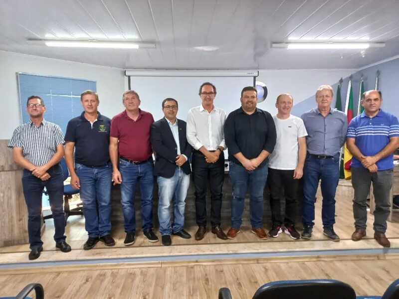 prefeito-panosso-e-eleito-presidente-da-amzop