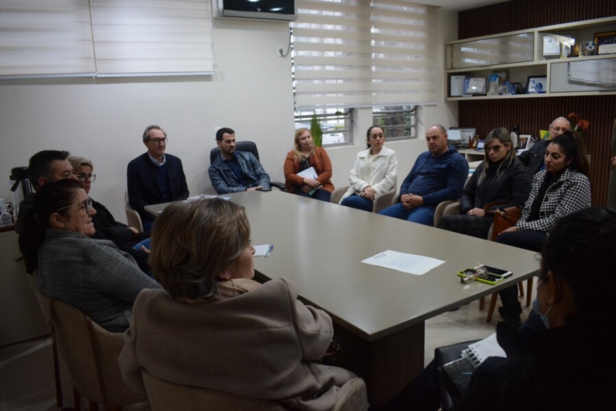 administracao-realiza-reuniao-de-trabalho-com-coordenadores-de-saude