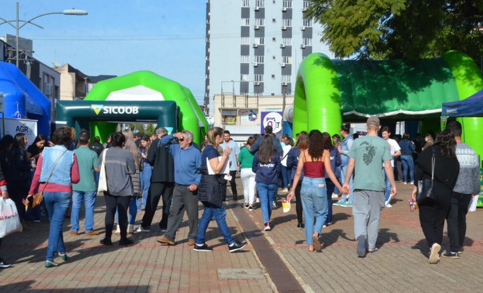 secretaria-de-industria-comercio-e-turismo-participa-da-feira-do-cooperativismo