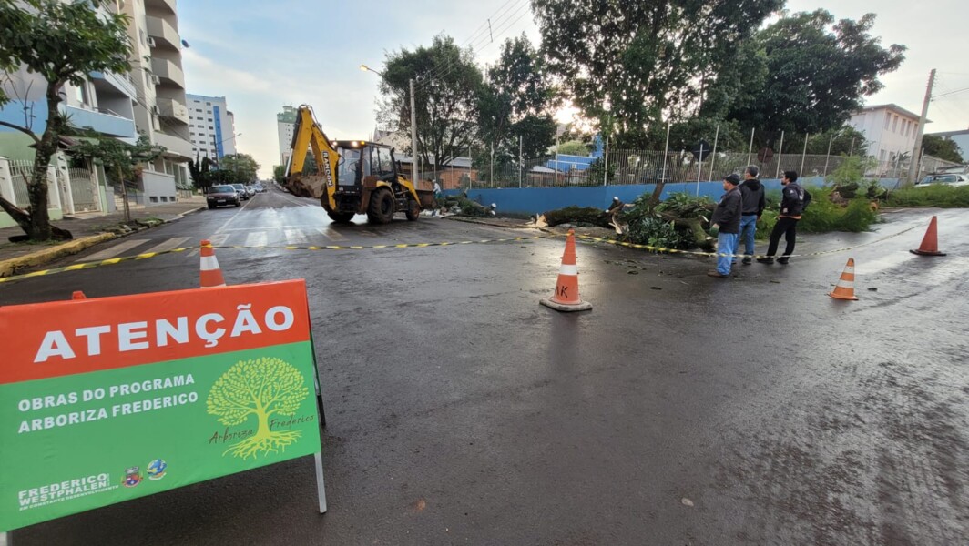 programa-arboriza-tem-inicio-na-rua-aparicio-borges