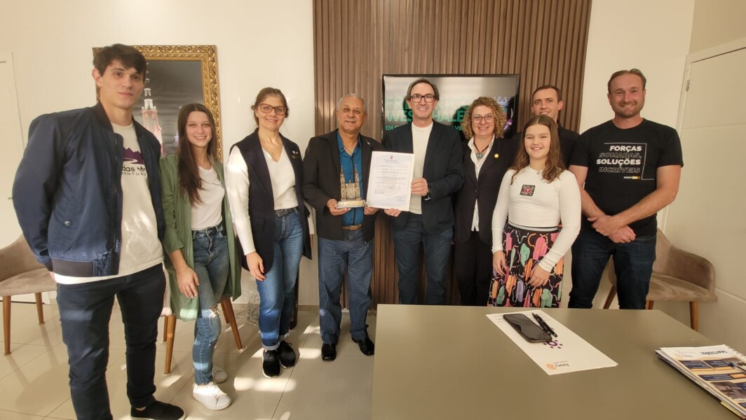 prefeito-recebe-a-visita-do-governador-do-distrito-4660-de-rotary-clube
