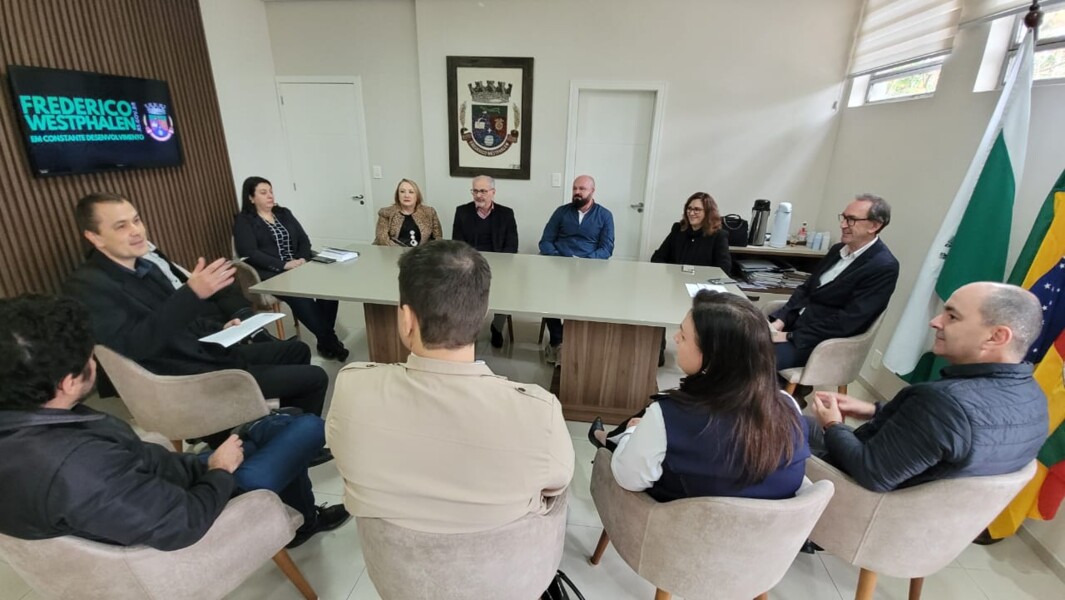 candidatos-a-reitoria-da-uri-visitam-o-executivo-municipal
