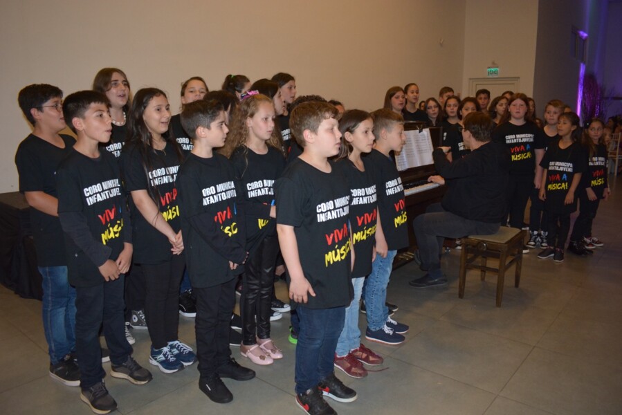 profissionais-da-educacao-de-fw-sao-homenageados-durante-jantar