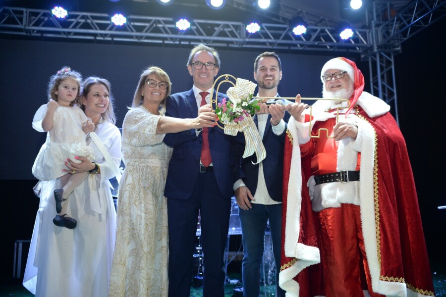 magia-e-emocao-marcam-abertura-do-frederico-em-luz-2