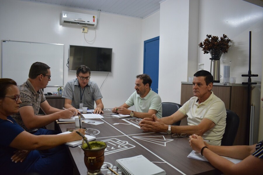secretaria-de-agricultura-e-secretaria-de-industria-e-comercio-realizam-reuniao-de-planejamento-com-ematerrs-ascar