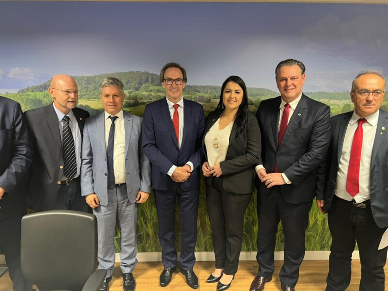 em-brasilia-prefeito-de-fw-participa-de-reuniao-com-ministros-em-busca-de-recursos