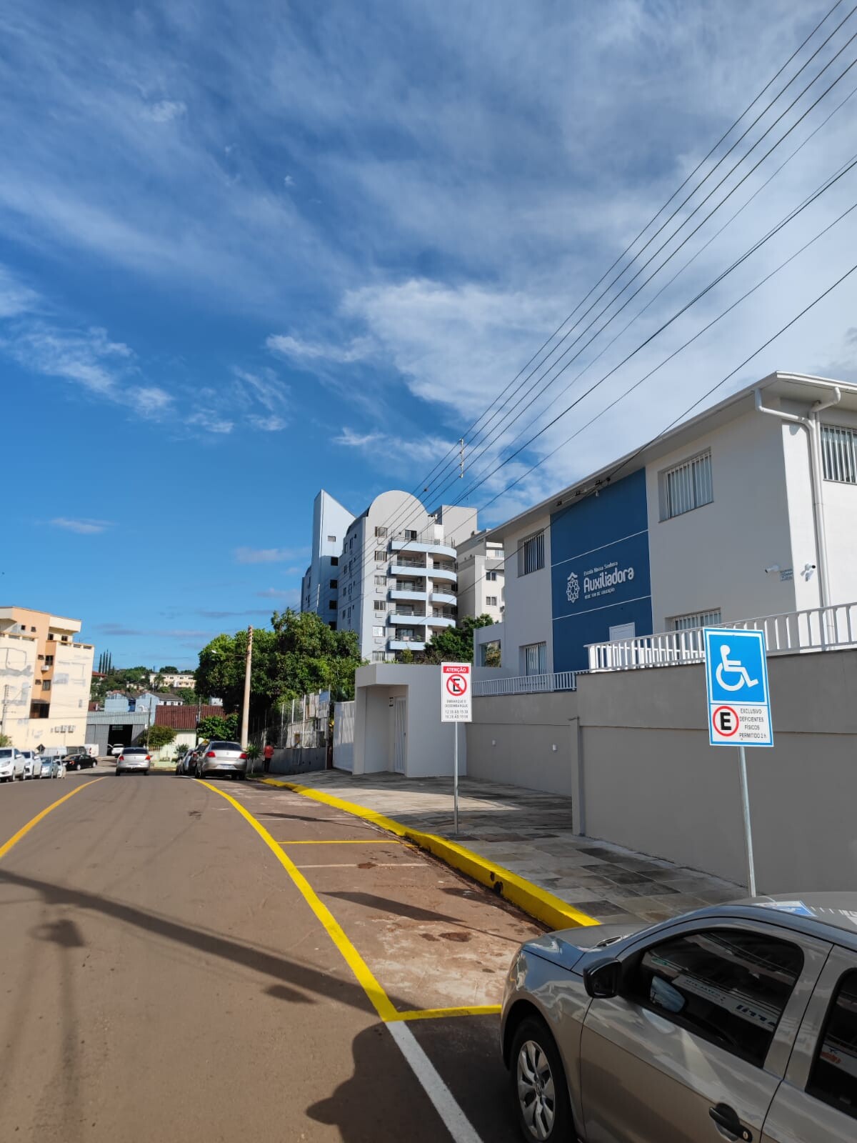 duas-novas-placas-de-transito-sao-acrescentadas-na-rua-arthur-milani
