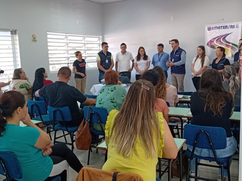 secretaria-de-agricultura-sala-do-empreendedor-e-emater-promovem-curso-para-agroindustrias-do-municipio