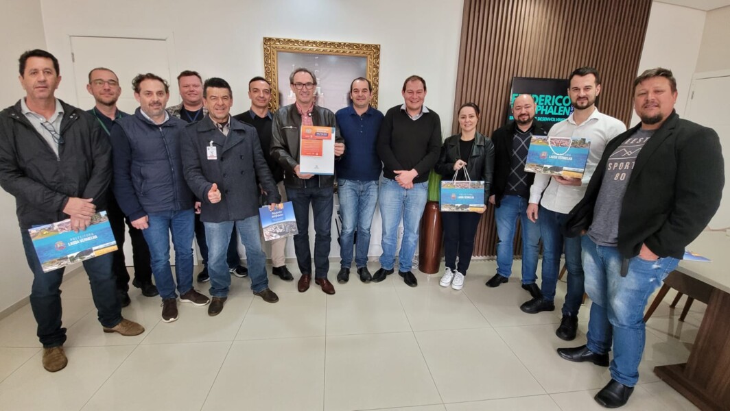 comitiva-de-lagoa-vermelha-visita-prefeitura-de-frederico-westphalen