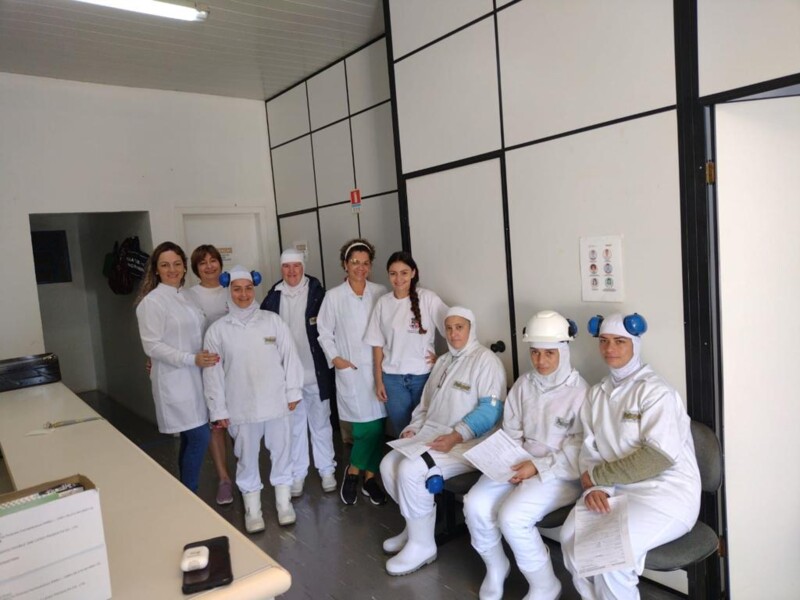 secretaria-da-saude-realiza-exame-de-colo-de-utero-no-frigorifico-palmali