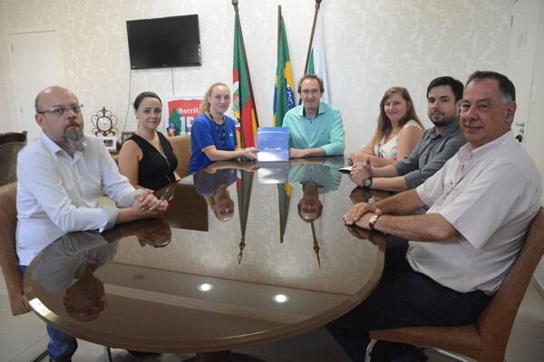 termo-de-parceria-entre-sesc-fw-e-administracao-municipal-e-assinado