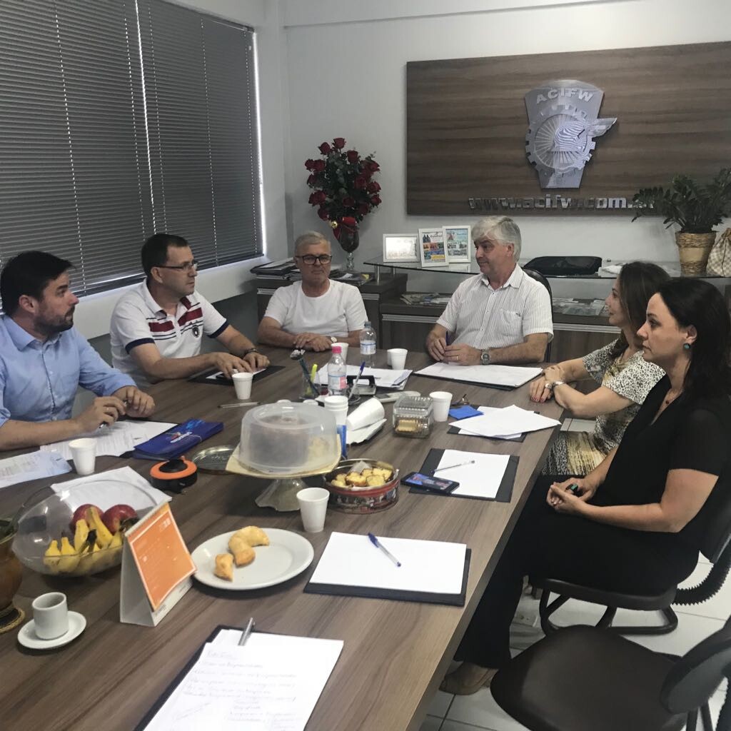secretarios-municipais-realizam-reuniao-de-planejamento-com-a-aci-fw