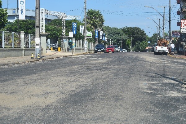 avenida-assis-brasil-recebe-novo-recapeamento-asfaltico