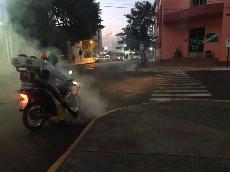 dedetizacao-das-bocas-de-lobo-do-municipio-e-iniciada