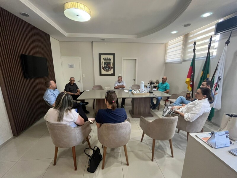 aefw-e-prefeitura-de-frederico-westphalen-estreitam-lacos-e-discutem-parcerias-para-2025