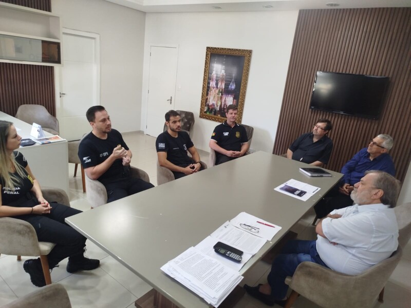prefeito-girardi-recebe-a-direcao-do-presidio-de-frederico-westphalen-para-reafirmar-parceria