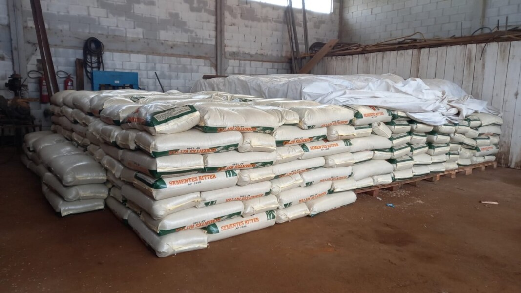 prefeitura-inicia-entrega-de-sementes-de-pastagem-de-inverno-aos-produtores-rurais