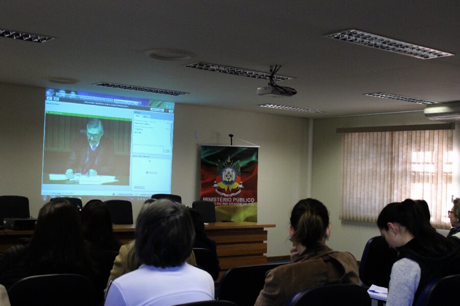smec-participa-de-seminario-de-mediacao-de-conflitos-nas-escolas