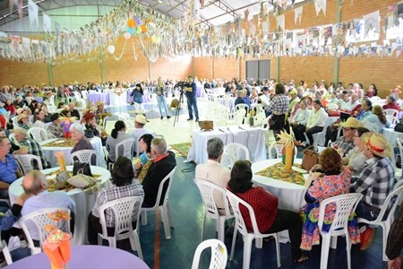 festa-junina-reune-os-grupos-da-terceira-idade-do-municipio