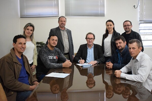 convenios-entre-a-administracao-municipal-e-agroindustrias-sao-assinados